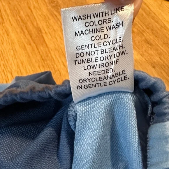 Shein | Women’s Blue and White Colorblock Crop Top and Shorts Set - Picture 10 of 11